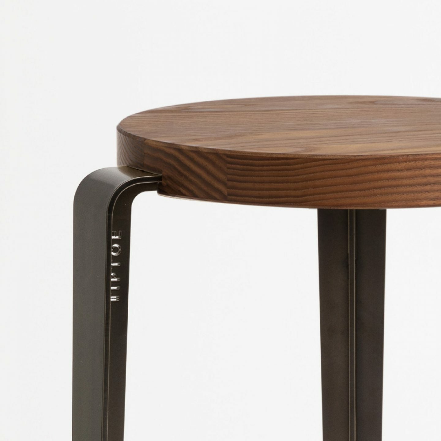 TIPTOE<br>BIG LOU bar stool – TINTED OAK <br>DARK STEEL - ヴィンテージ SHARK ATTACK