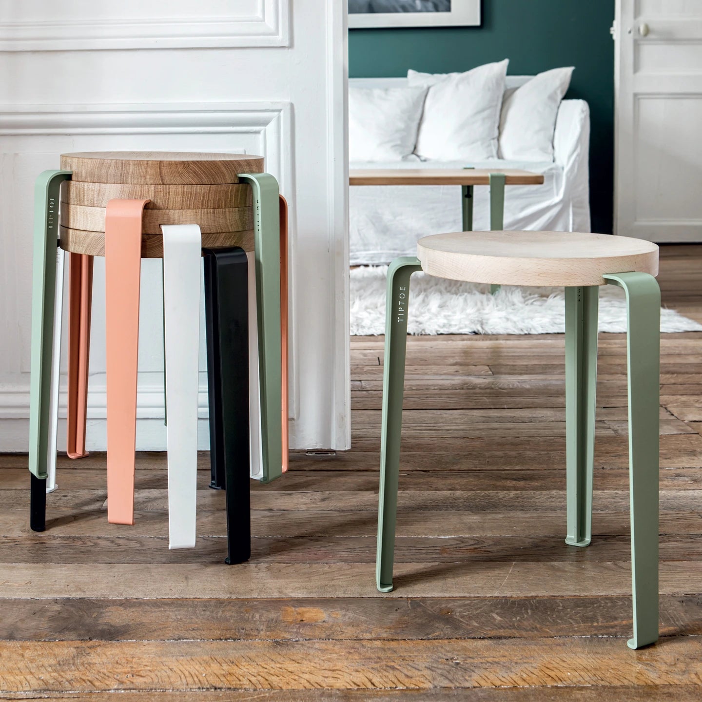 TIPTOE<br>LOU stool – SOLID OAK <br>ASH PINK - ヴィンテージ SHARK ATTACK