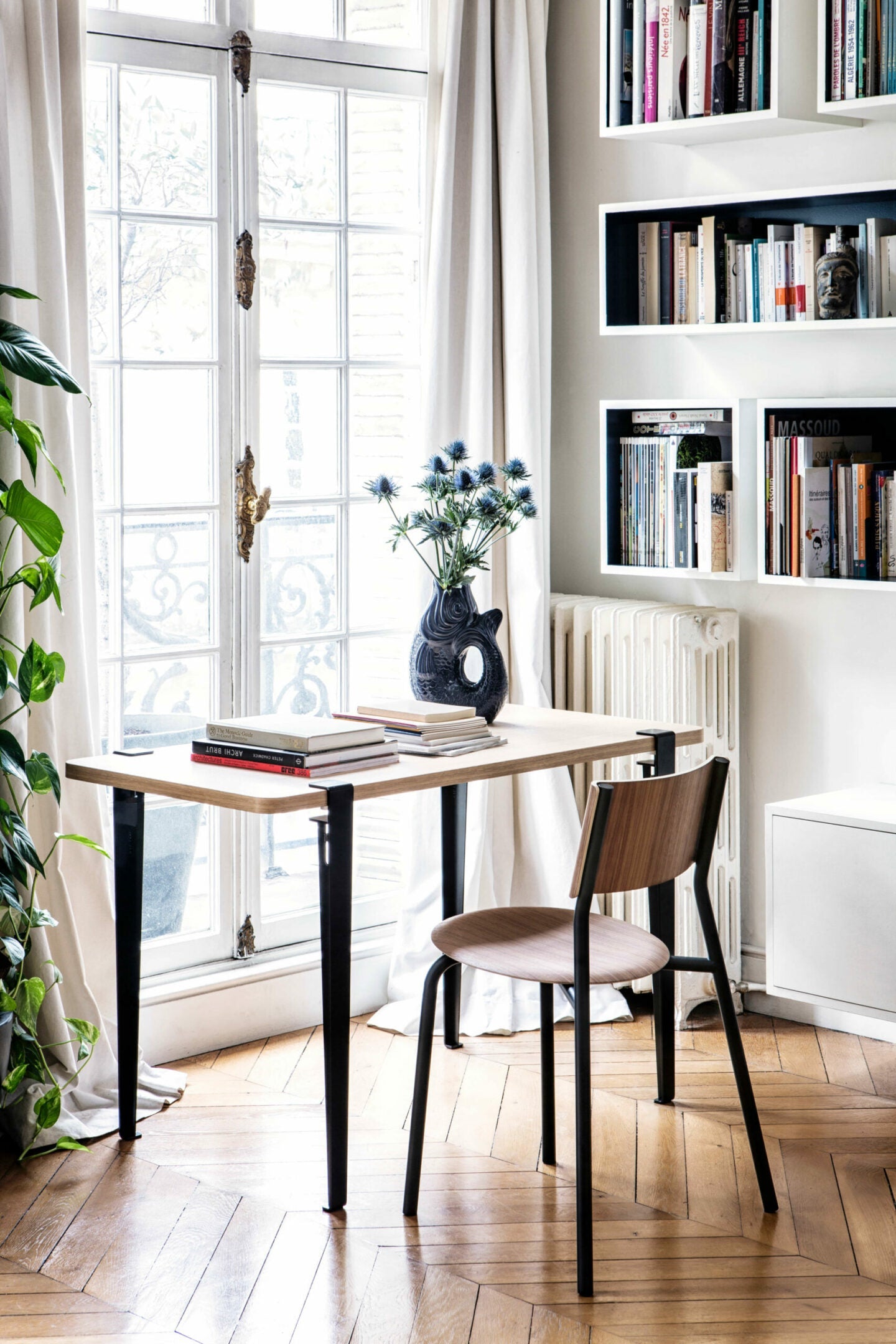 TIPTOE<br>SSD Chair - eco–certified wood<br>Walnut - GRAPHITE BLACK<br> - ヴィンテージ SHARK ATTACK