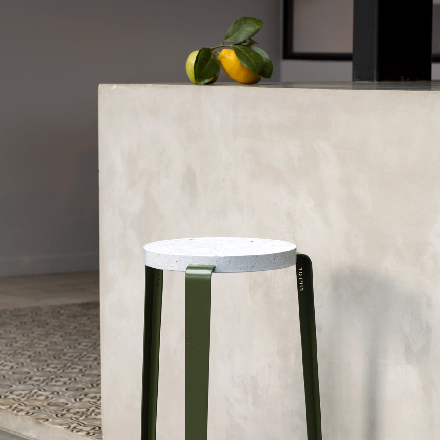 TIPTOE<br>BIG LOU bar stool in recycled plastic VENEZIA <br>ROSEMARY GREEN - ヴィンテージ SHARK ATTACK