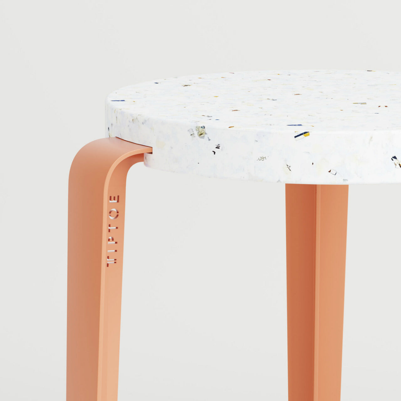 TIPTOE<br>LOU stool in recycled plastic VENEZIA <br>ASH PINK - ヴィンテージ SHARK ATTACK