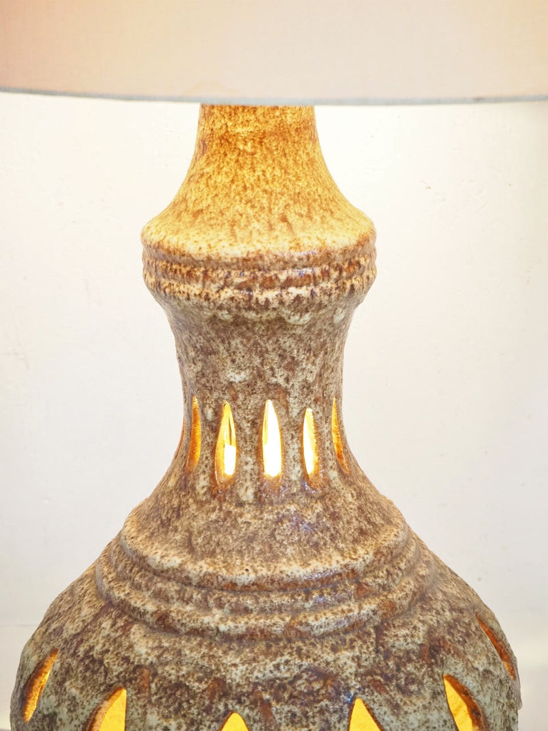 vintage<br> 2 lamp ceramic table lamp  <br>Sendagaya store