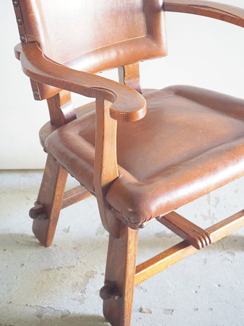 Vintage wood x leather armchair Haneda store