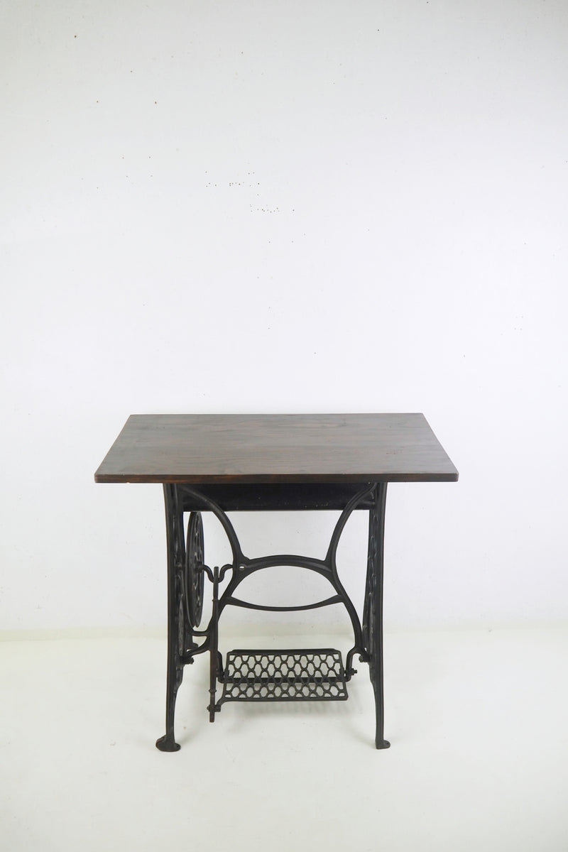 vintage<br> Sewing machine table Haneda store