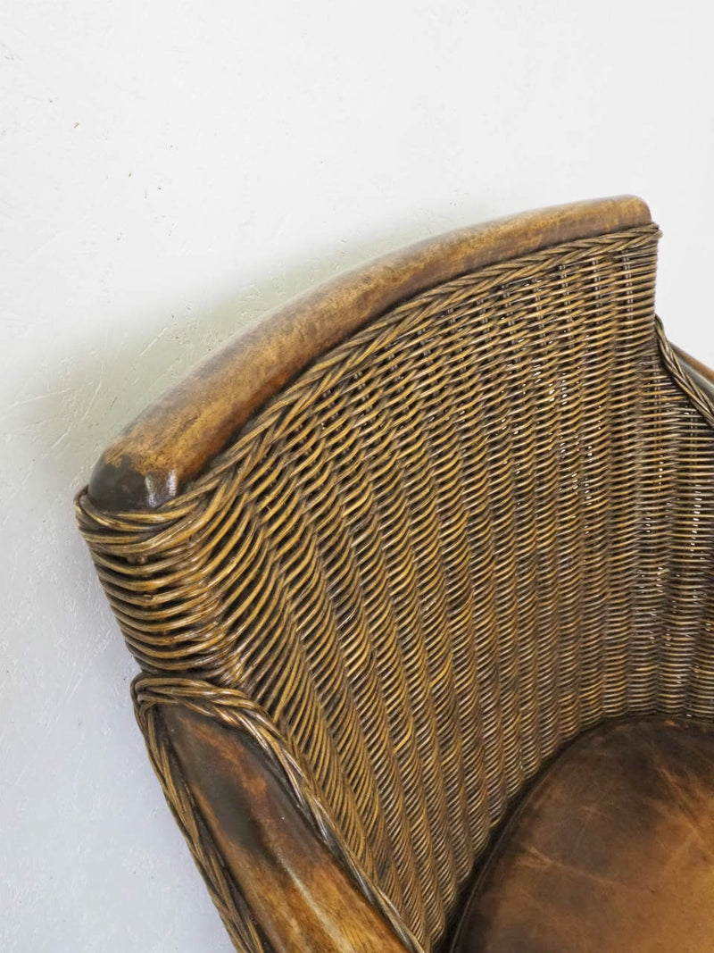 Vintage teakwood x rattan lounge chair Sendagaya store