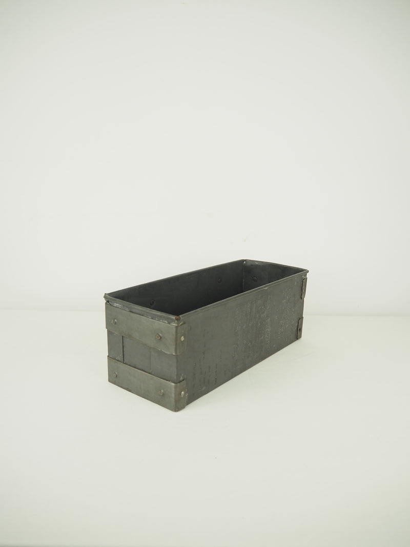 Vintage iron tool box B <br>Sendagaya store