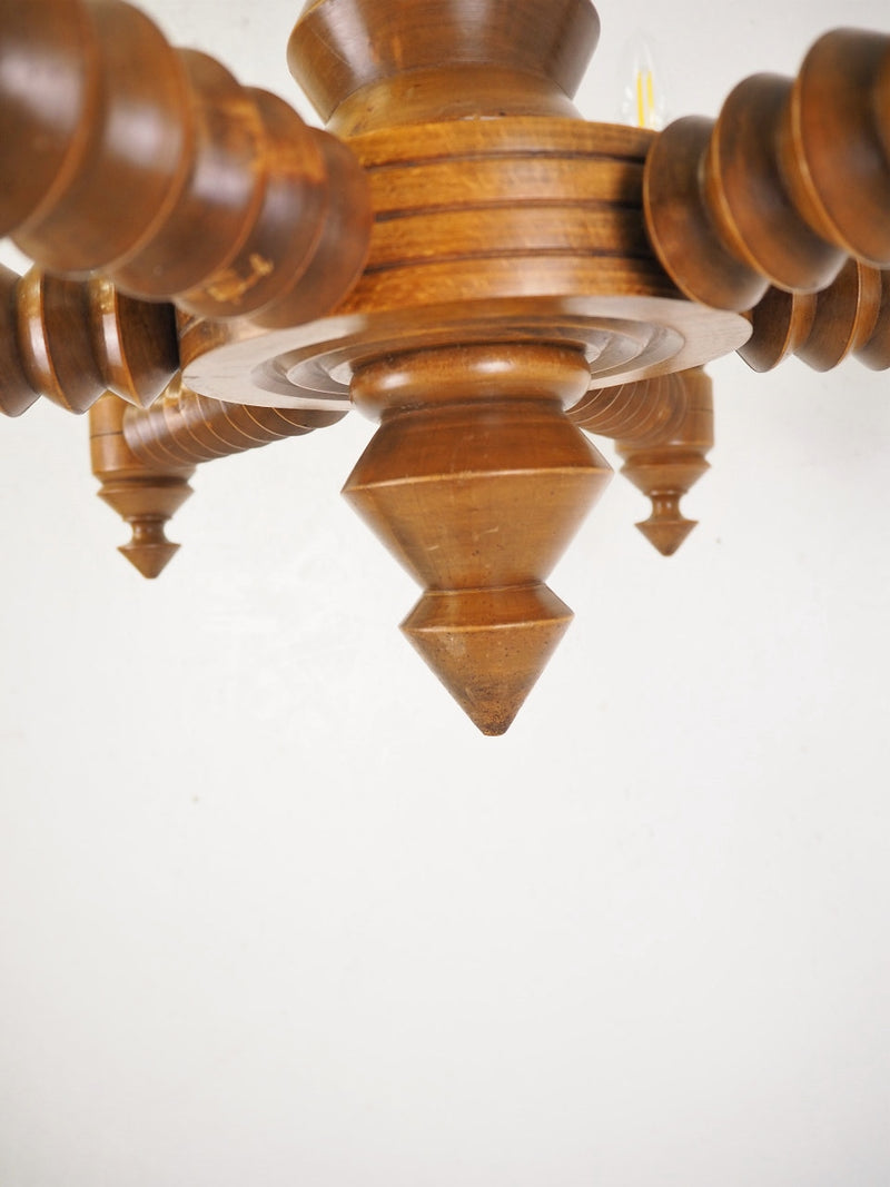 Vintage 6-light candle motif wood chandelier Sendagaya store