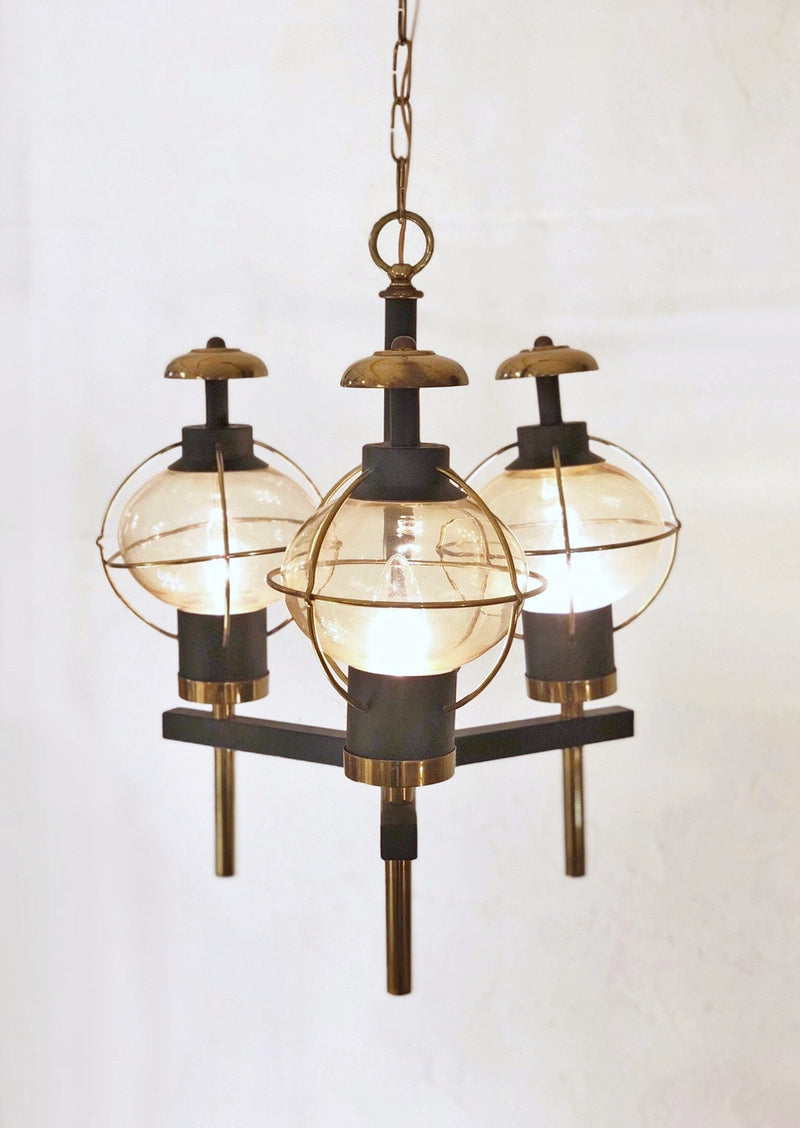 Vintage 3-light chandelier Sendagaya store