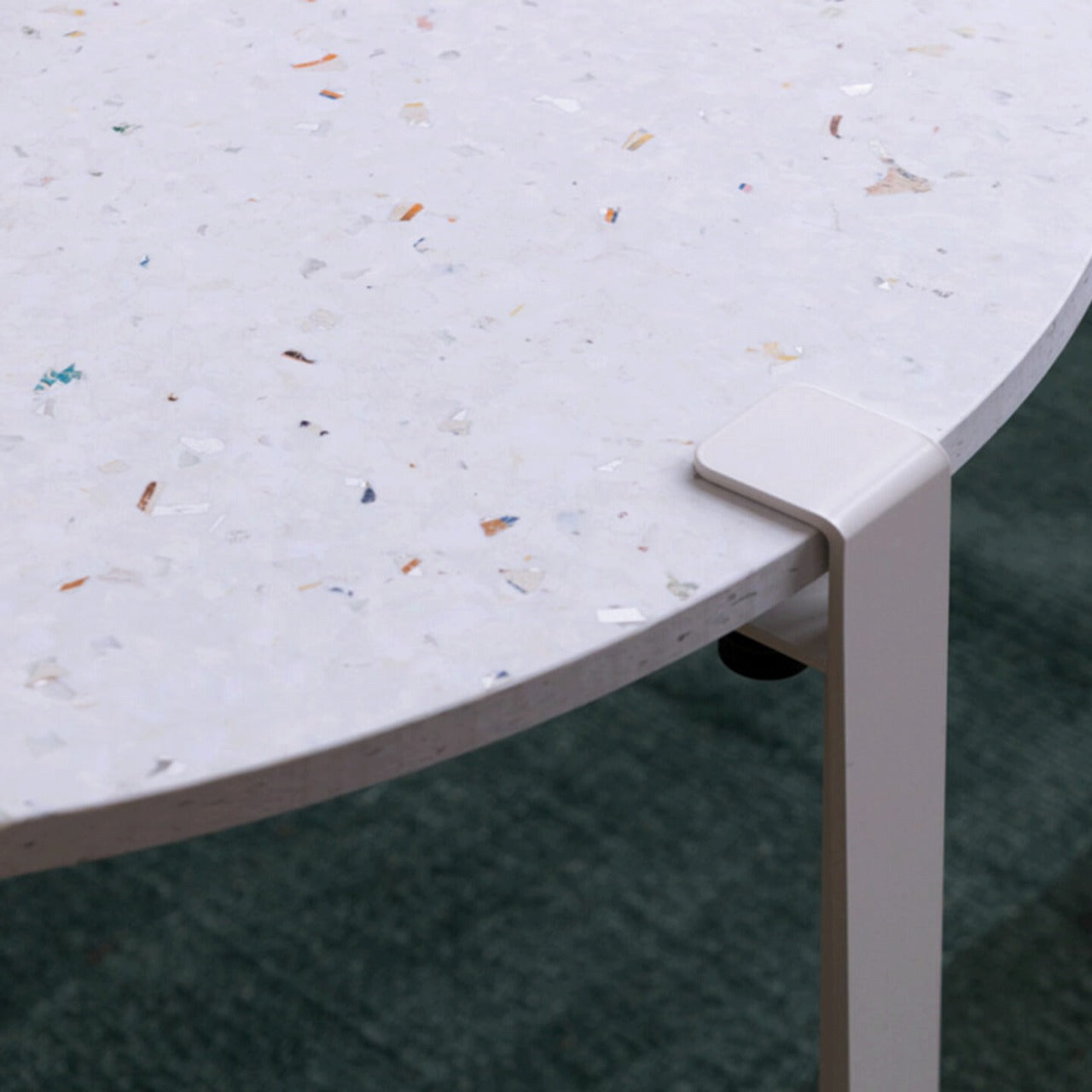 TIPTOE<br>Coffee table and bench leg – 43 cm <br> CLOUDY WHITE <br> cerote antiques - ヴィンテージ SHARK ATTACK