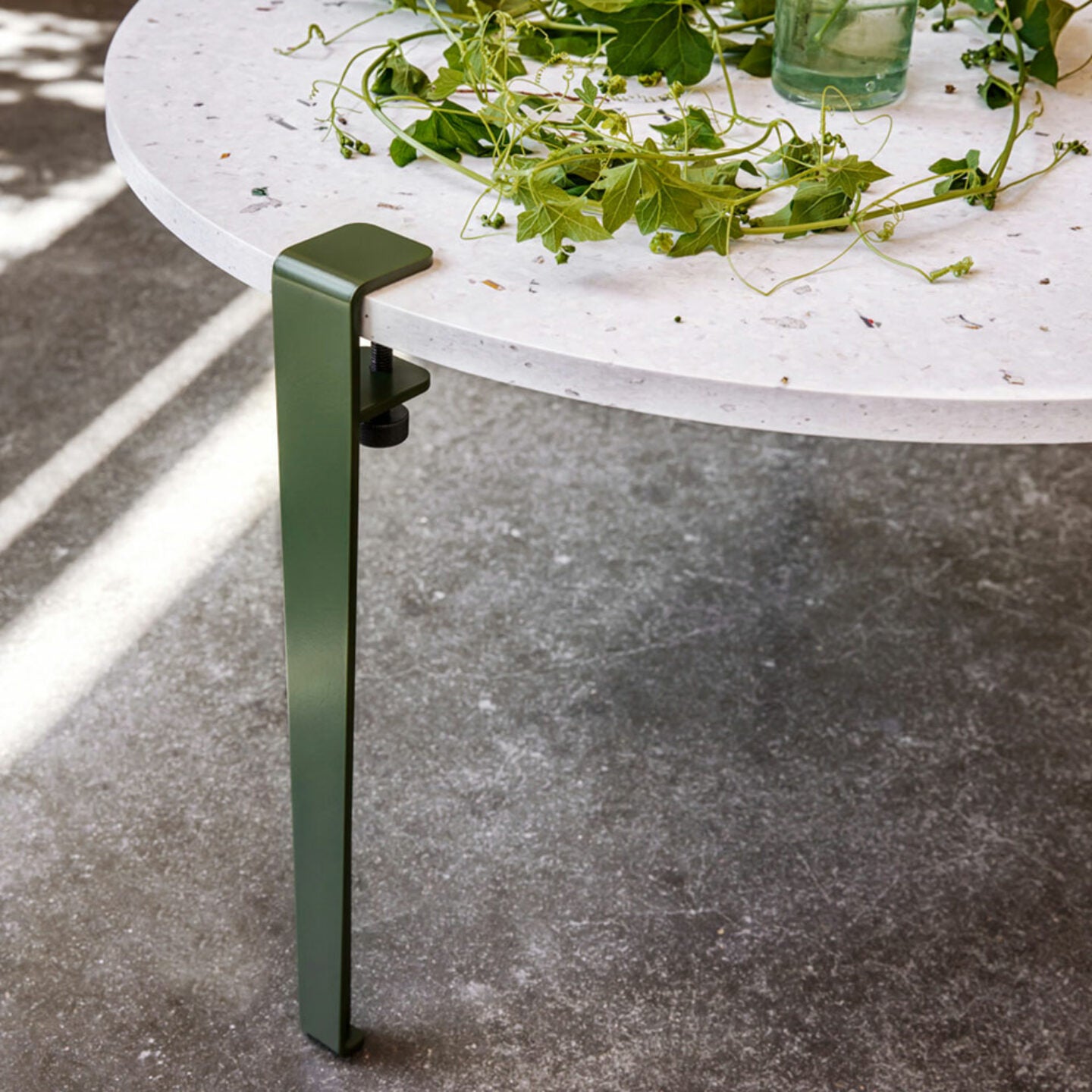TIPTOE<br>Coffee table and bench leg – 43 cm <br>ROSEMARY GREEN <br>cerote antiques - ヴィンテージ SHARK ATTACK